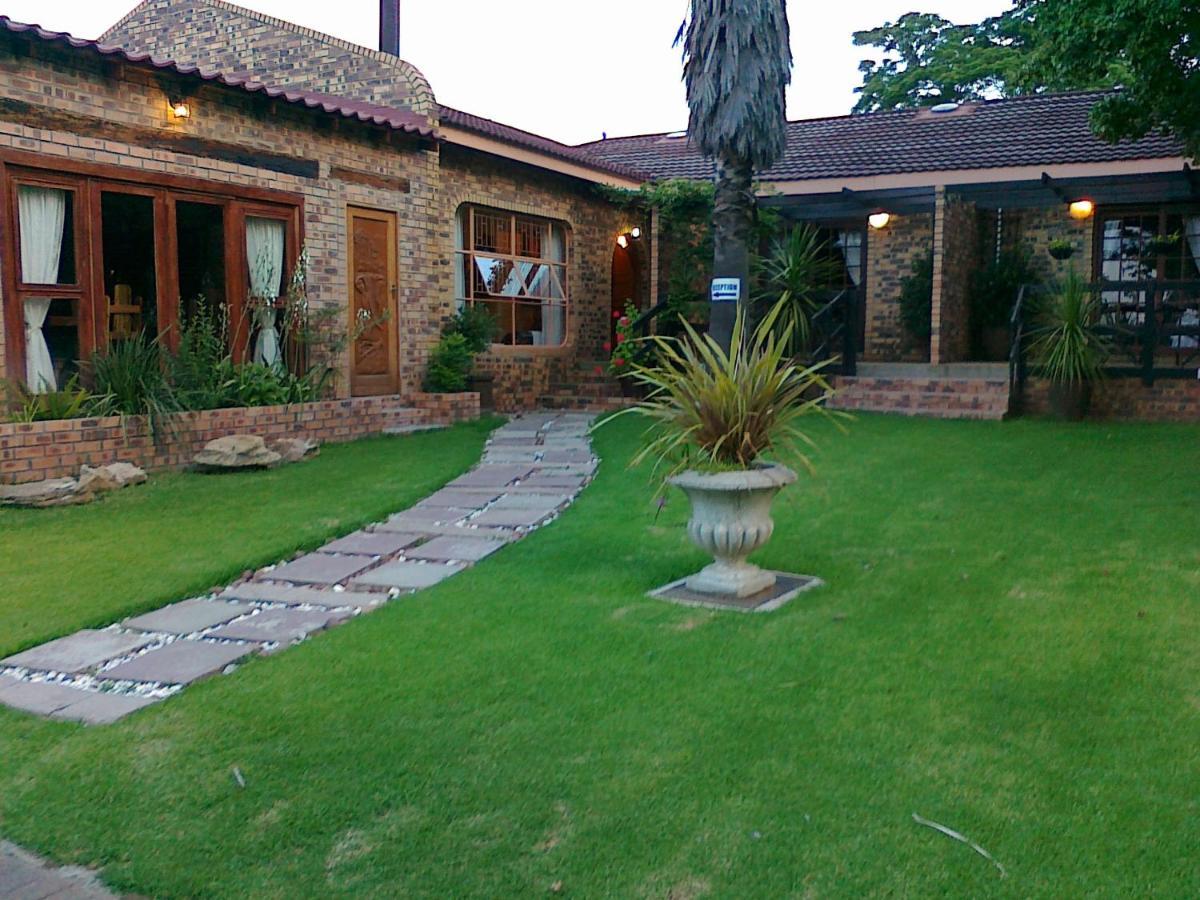 Khokha Moya Guesthouse إرميلو المظهر الخارجي الصورة